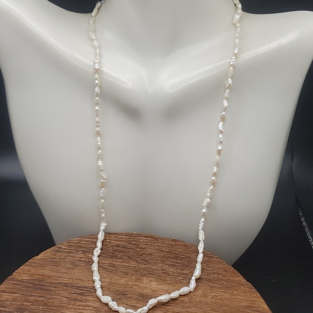 N2820‎ elegant dainty lady pearl necklace